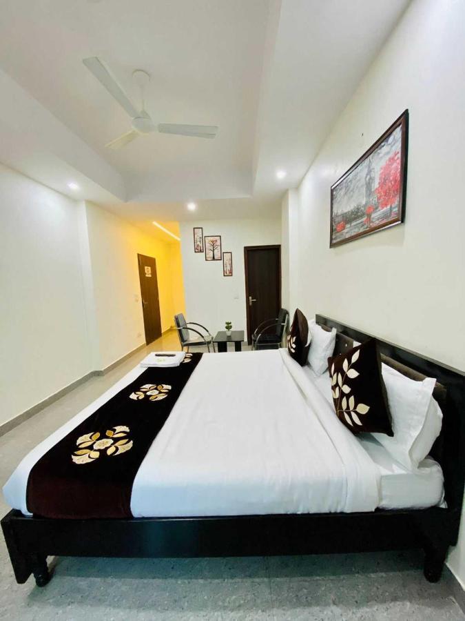 Hotel O K R Resdiancy Near Botanic Garden Of Indian Republic Noida Eksteriør billede