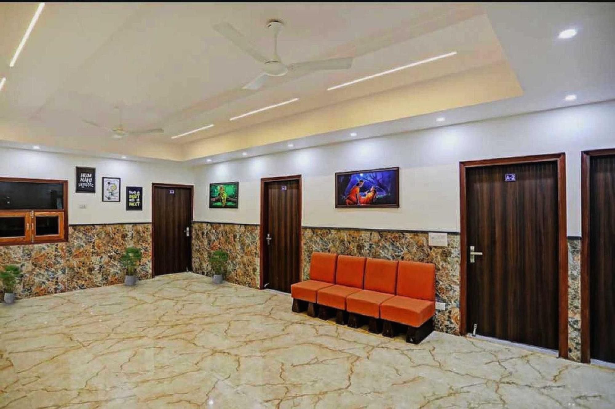 Hotel O K R Resdiancy Near Botanic Garden Of Indian Republic Noida Eksteriør billede